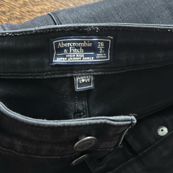 Abercrombie Curve Love High Rise Super Skinny Jean - Picture 3 of 4